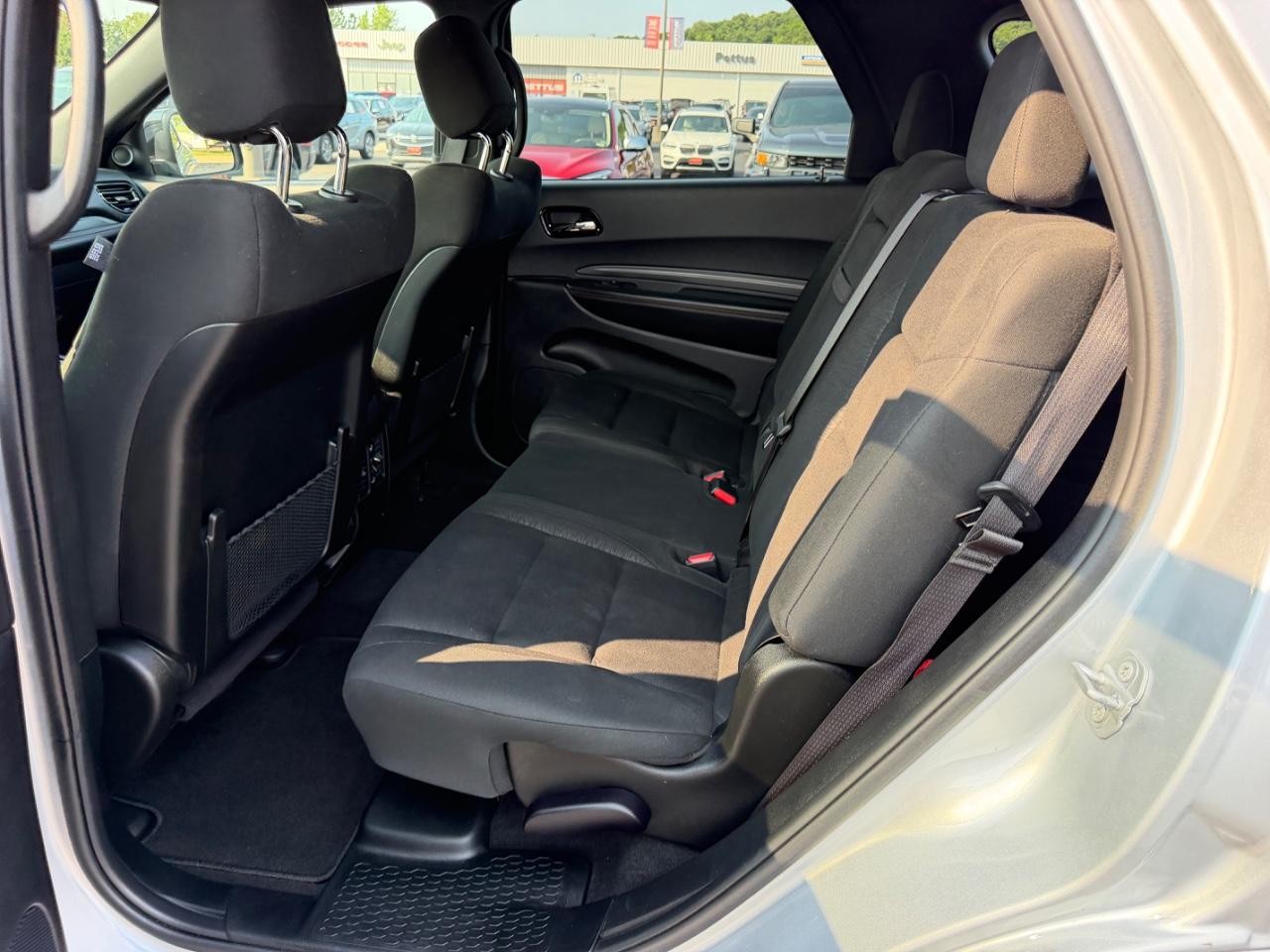 Dodge Durango Vehicle Full-screen Gallery Image 11