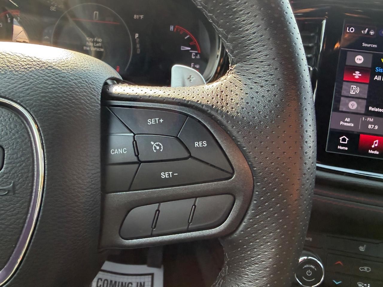 Dodge Durango Vehicle Full-screen Gallery Image 16