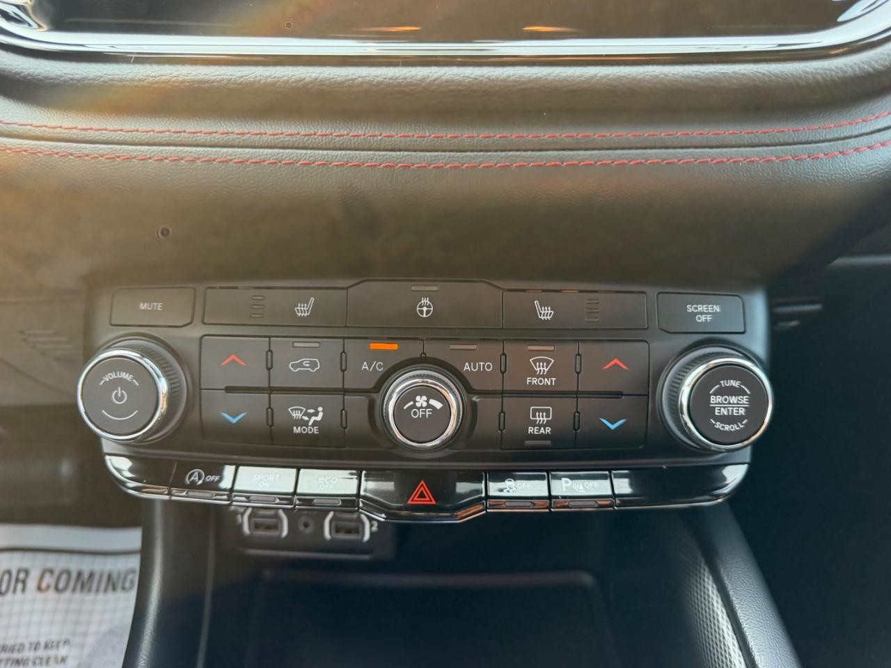 Dodge Durango Vehicle Full-screen Gallery Image 18