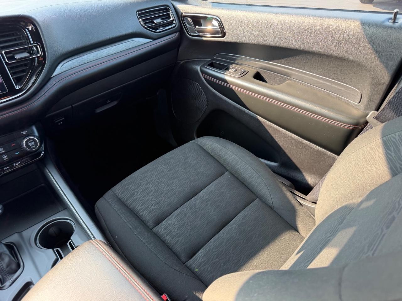 Dodge Durango Vehicle Full-screen Gallery Image 20