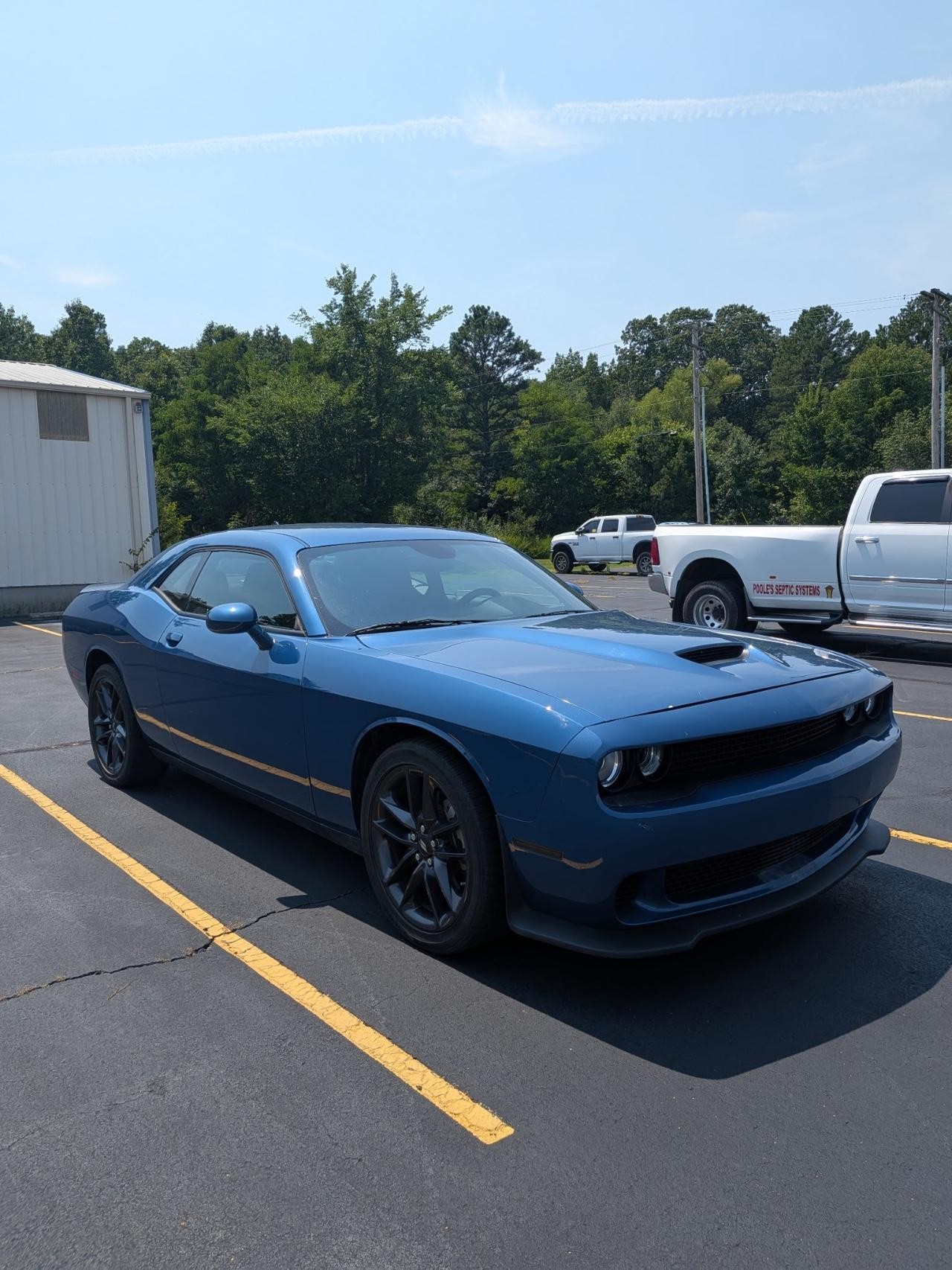 Dodge Challenger Vehicle Full-screen Gallery Image 02