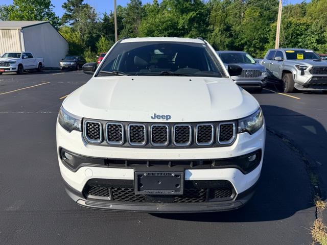 2024 Bright White Clearcoat Jeep Compass Latitude 4X4 SUV