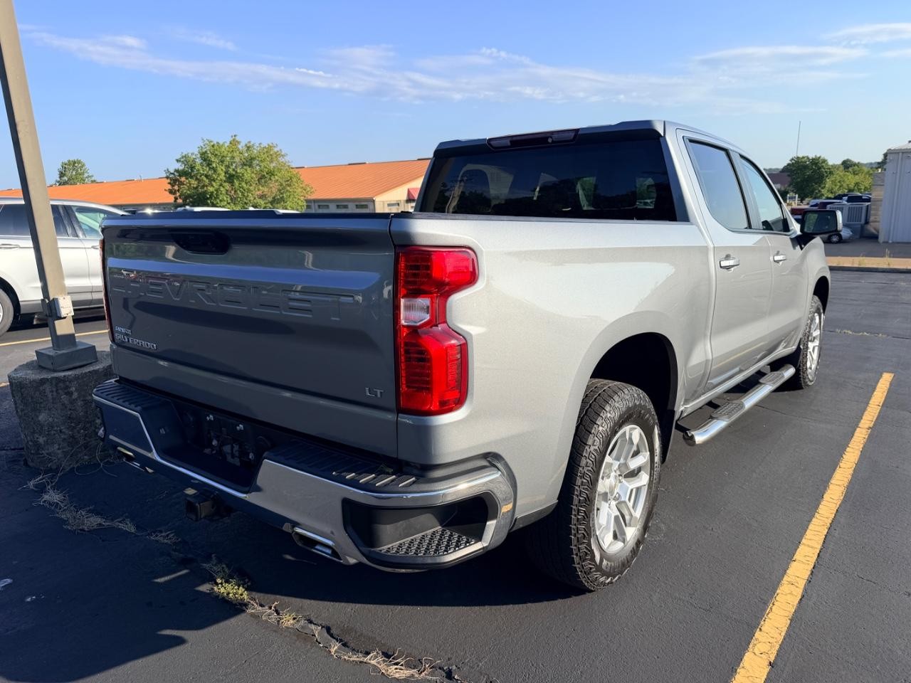 Chevrolet Silverado 1500 Vehicle Full-screen Gallery Image 06