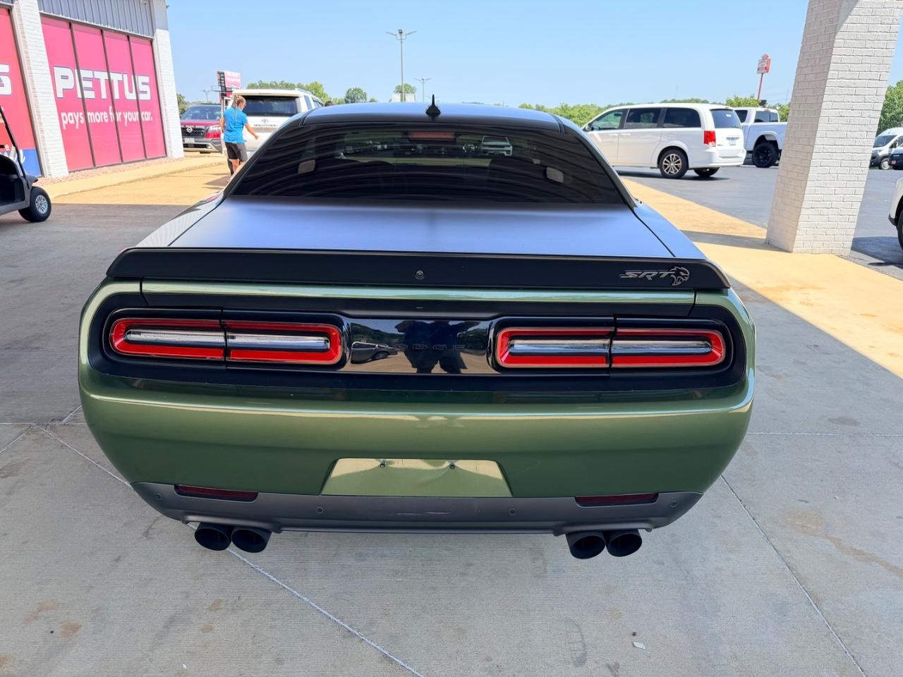 Dodge Challenger Vehicle Full-screen Gallery Image 06