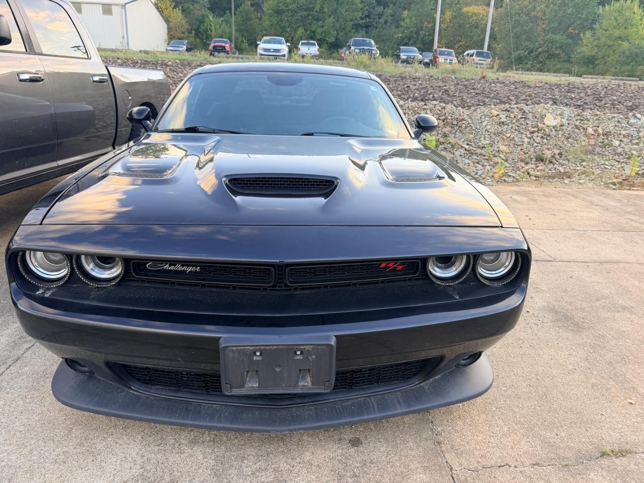 Dodge Challenger Vehicle Full-screen Gallery Image 05