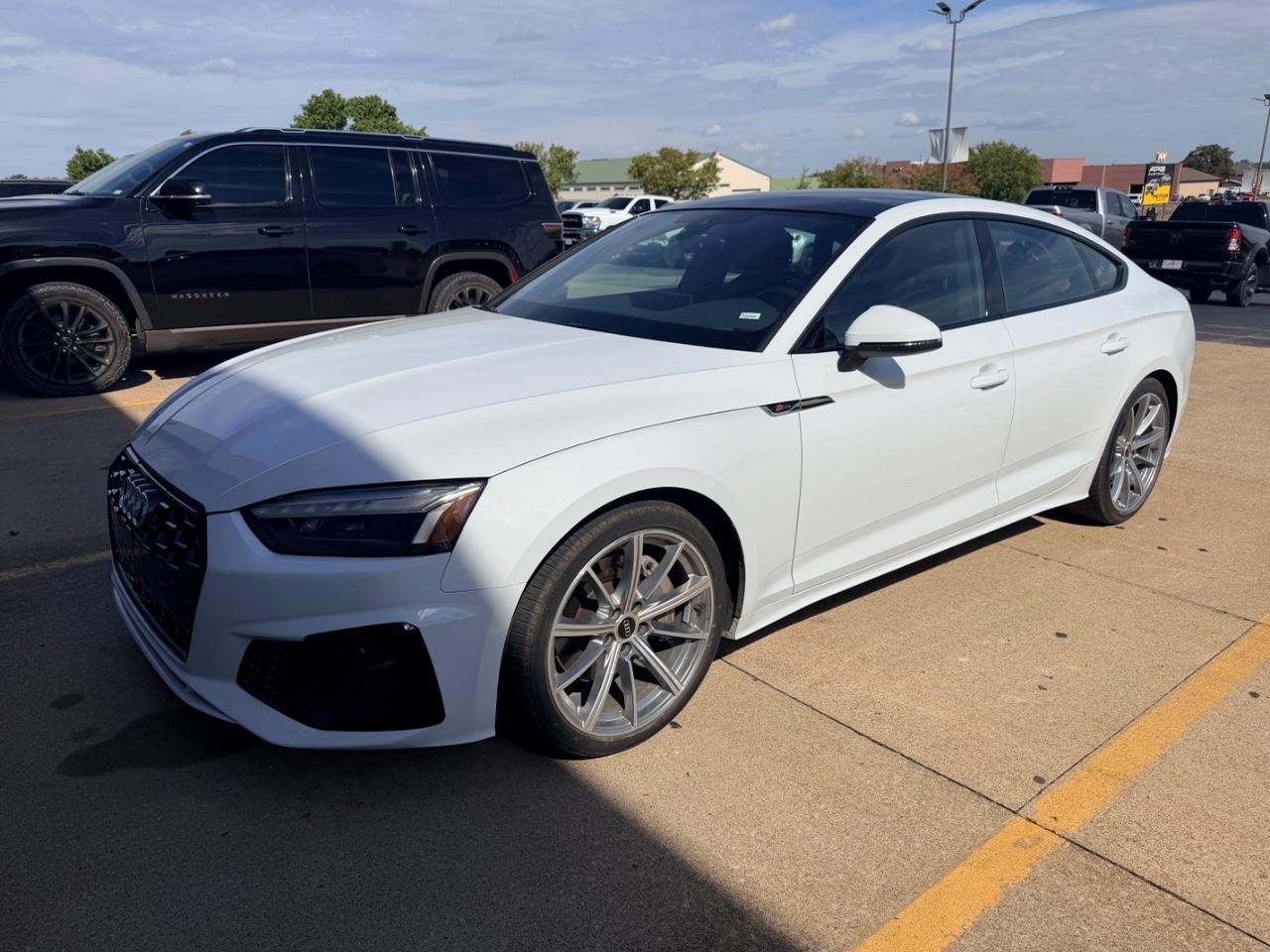 Audi A5 Sportback Vehicle Full-screen Gallery Image 07