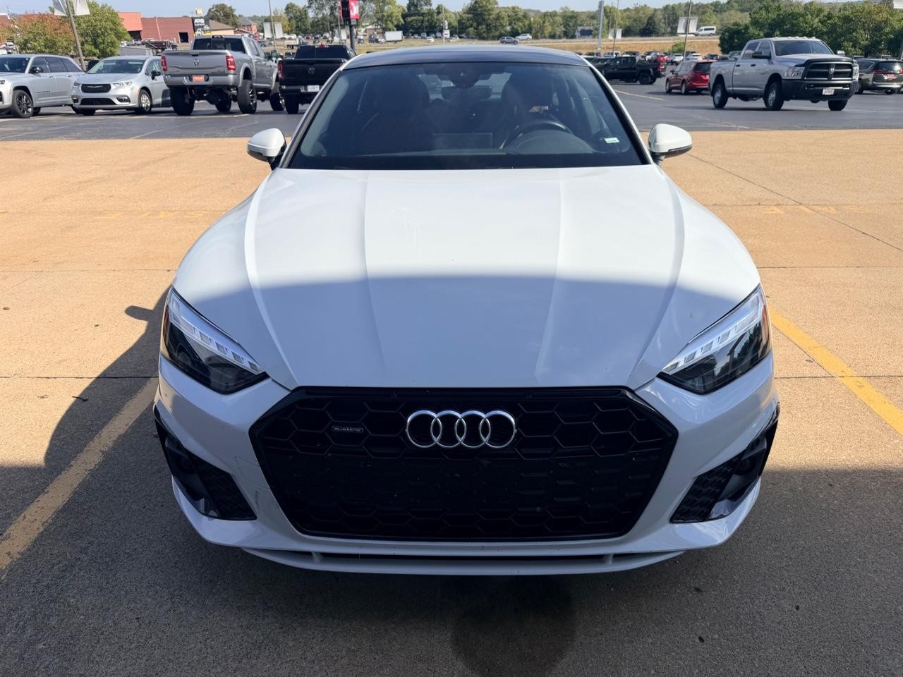 Audi A5 Sportback Vehicle Full-screen Gallery Image 08