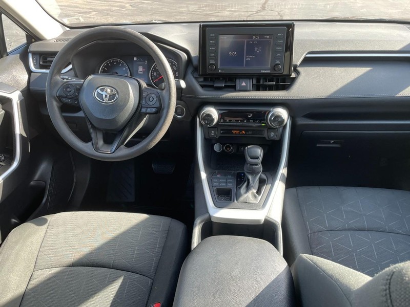 2022 Toyota RAV4 XLE photo