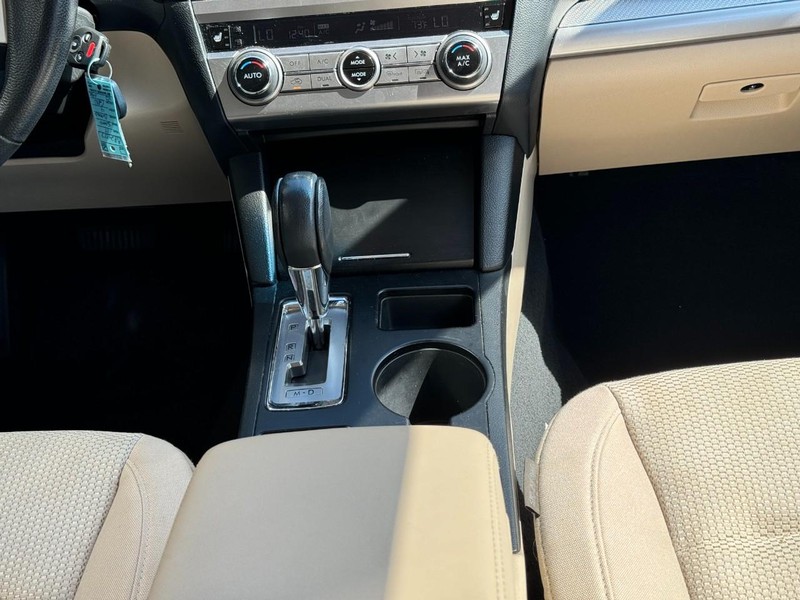 Subaru Outback Vehicle Image 14