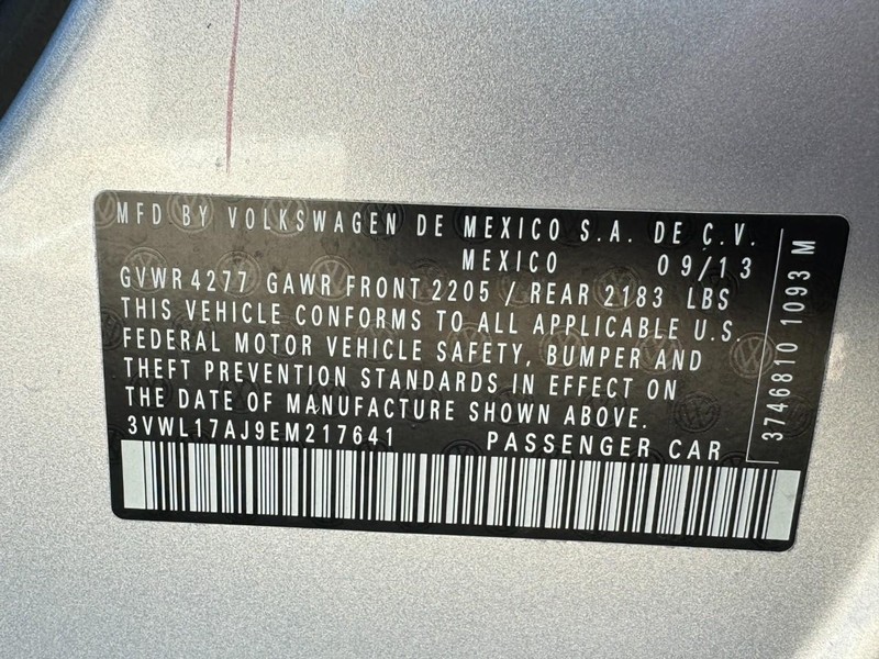 Volkswagen Jetta Sedan Vehicle Image 24