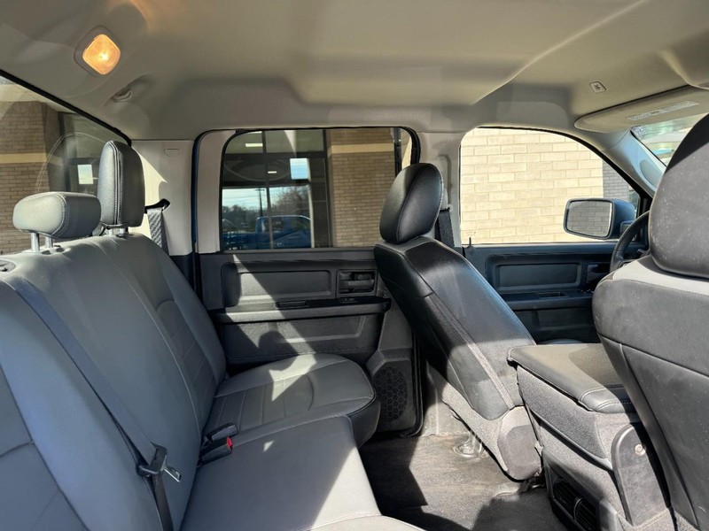 Ram 1500 Classic Vehicle Image 12