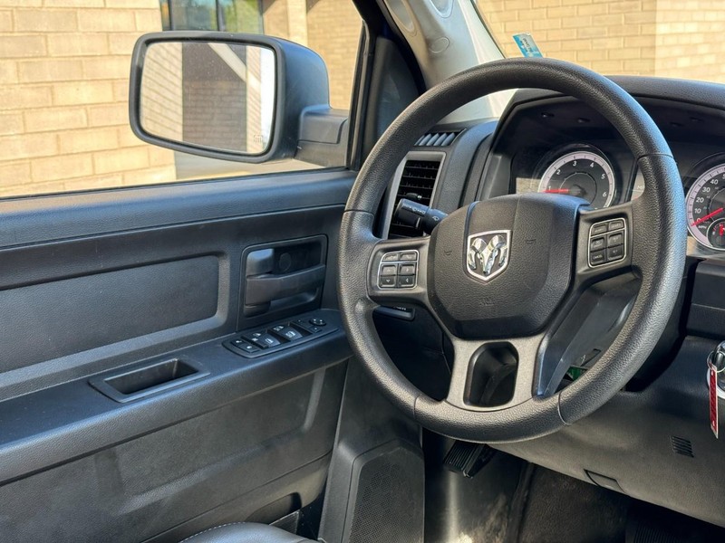 Ram 1500 Classic Vehicle Image 14