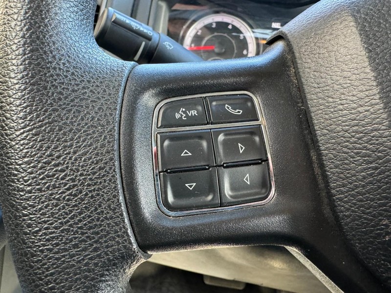Ram 1500 Classic Vehicle Image 18