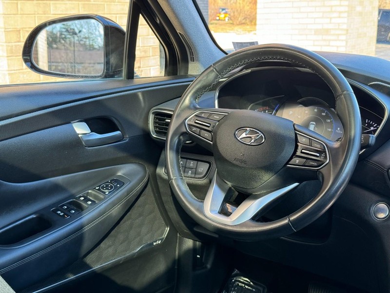 Hyundai Santa Fe Vehicle Image 12