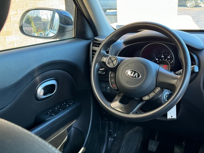 Kia Soul Vehicle Image 12