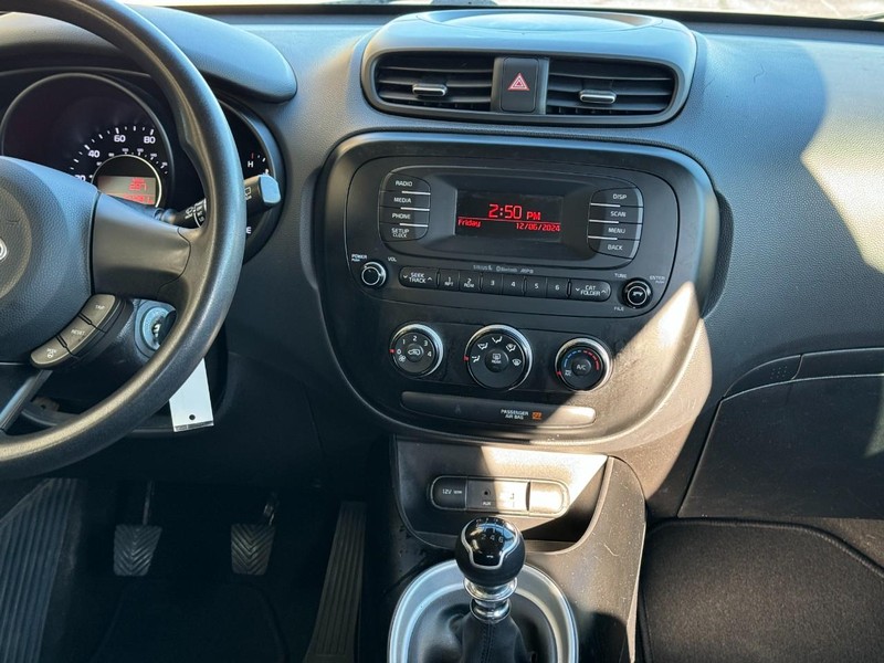 Kia Soul Vehicle Image 13