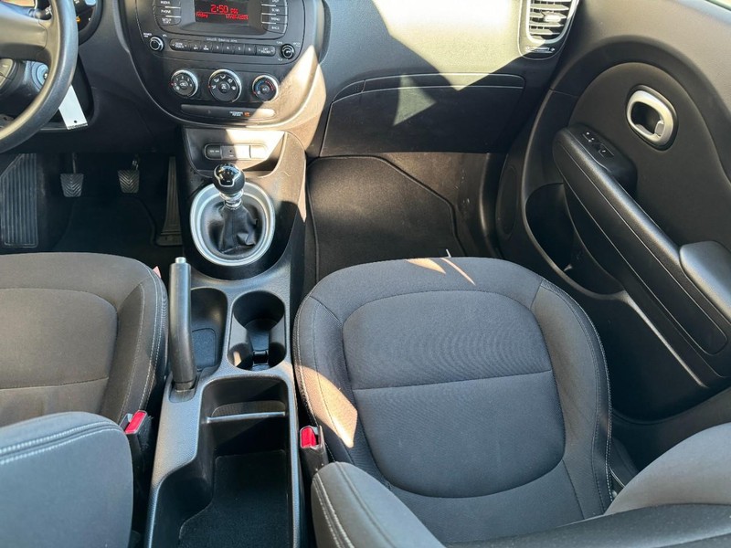 Kia Soul Vehicle Image 15