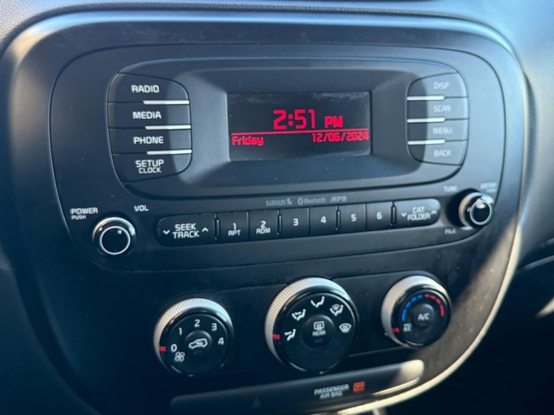 Kia Soul Vehicle Image 21