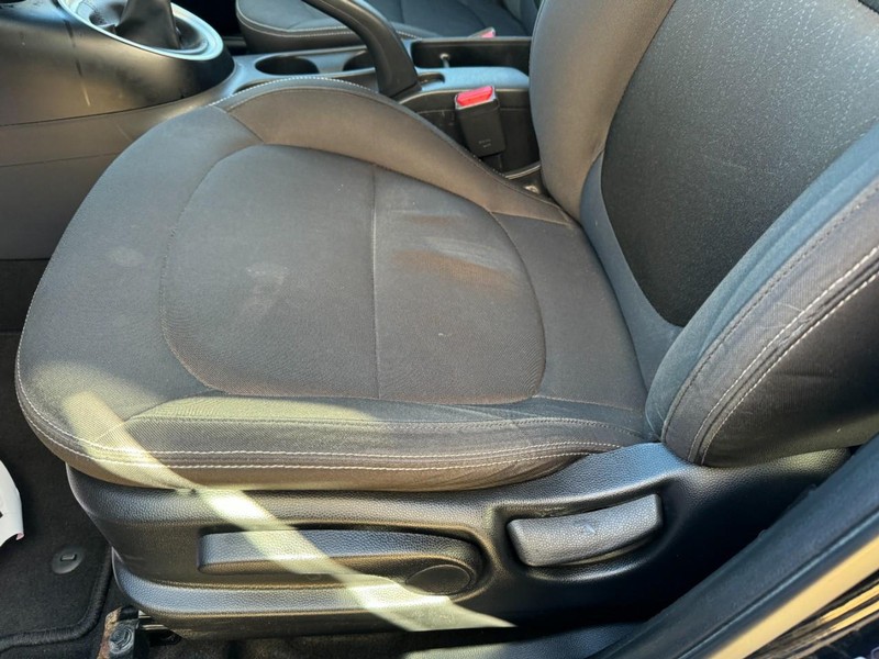 Kia Soul Vehicle Image 23