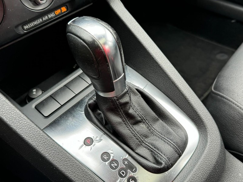 Volkswagen Jetta Sedan Vehicle Image 19