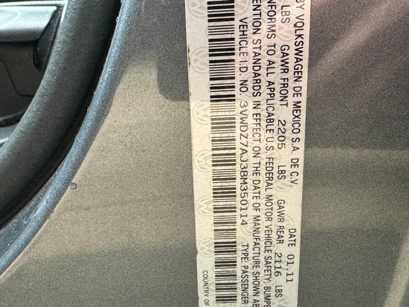 Volkswagen Jetta Sedan Vehicle Image 23