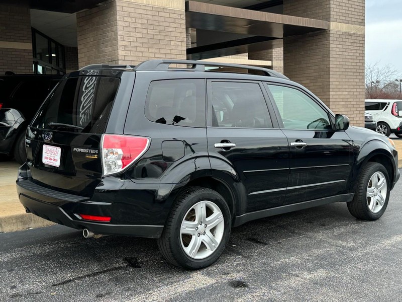 Subaru Forester Vehicle Image 03