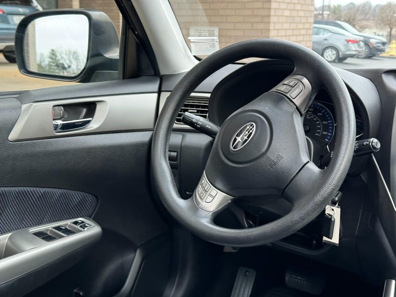 Subaru Forester Vehicle Image 12