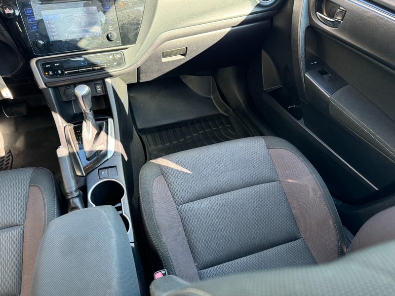 Toyota Corolla Vehicle Image 15