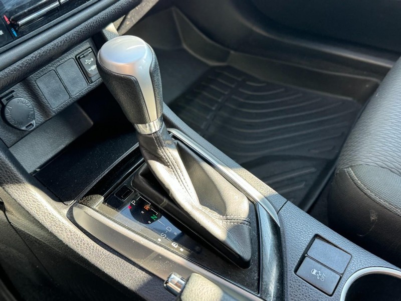 Toyota Corolla Vehicle Image 19