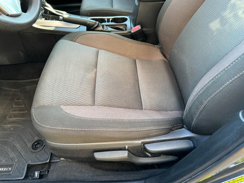 Toyota Corolla Vehicle Image 21