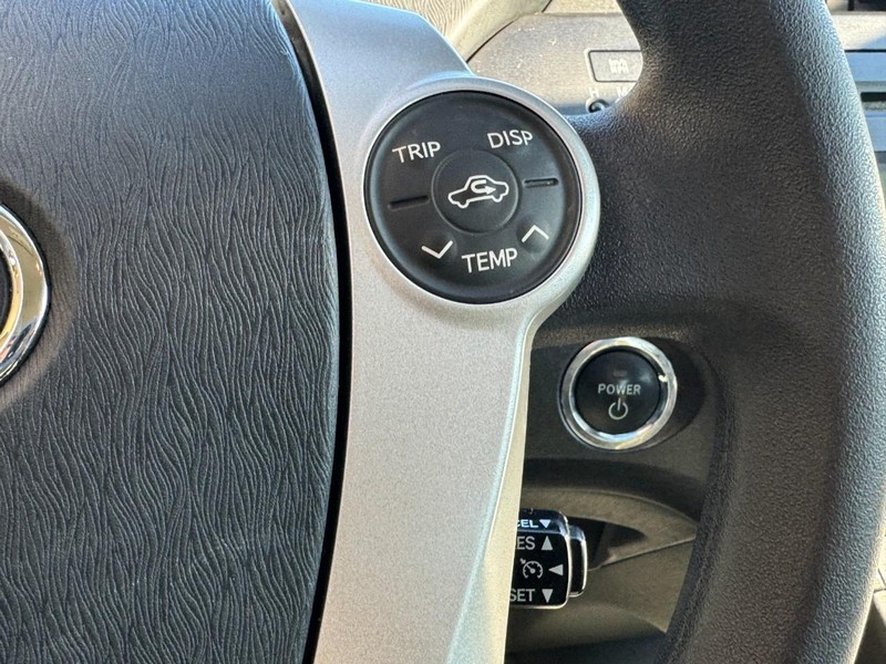 Toyota Prius Vehicle Image 19