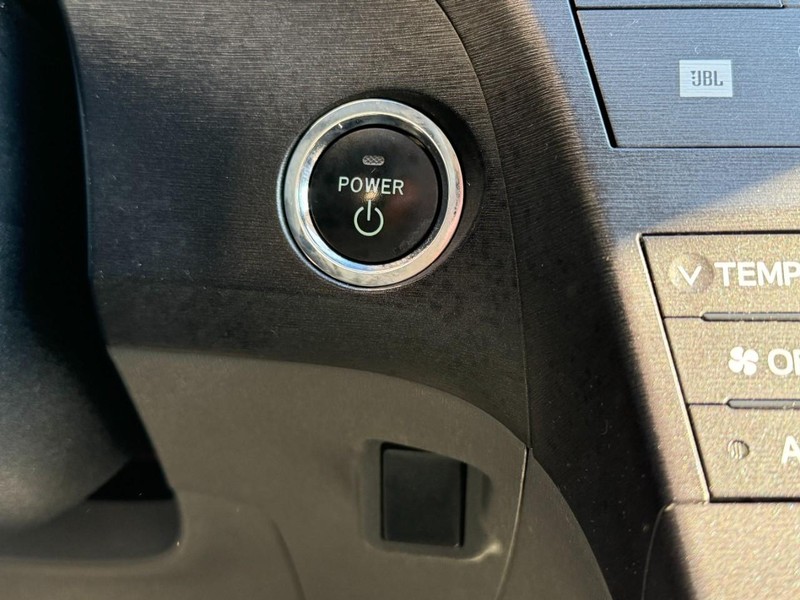 Toyota Prius Vehicle Image 20