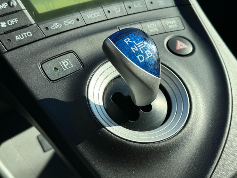 Toyota Prius Vehicle Image 21