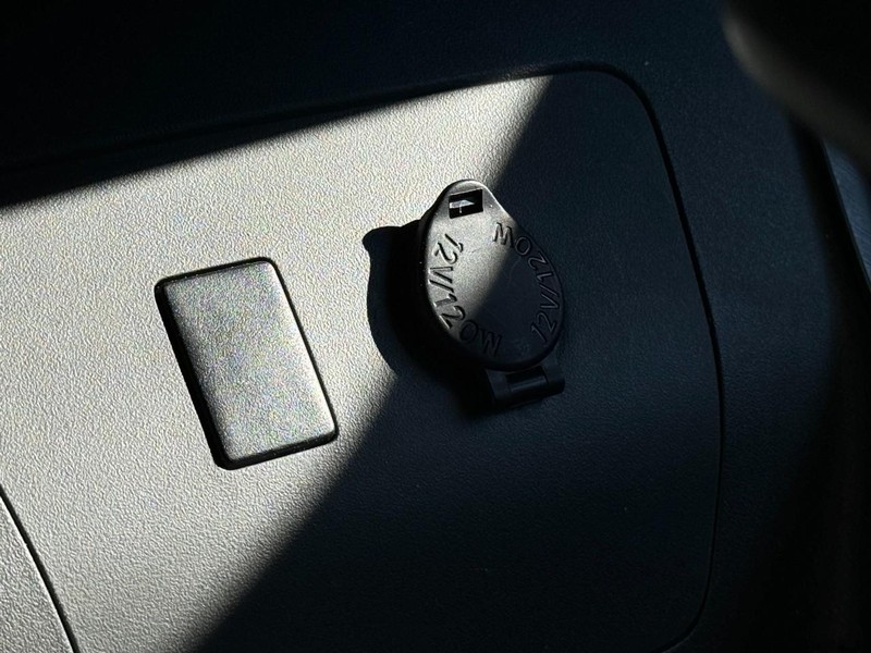 Toyota Prius Vehicle Image 22