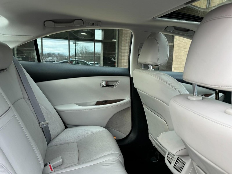 Lexus ES 350 Vehicle Image 10