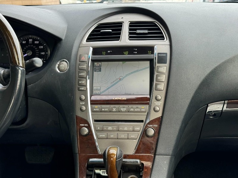 Lexus ES 350 Vehicle Image 13