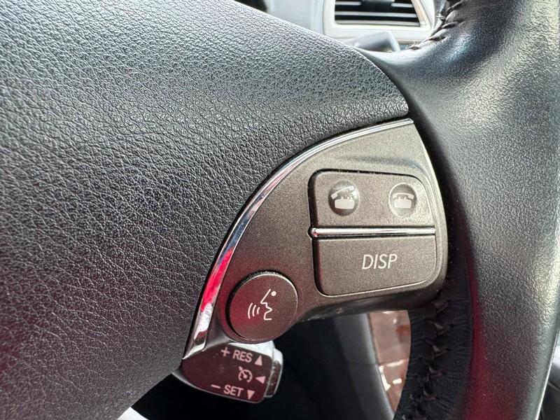 Lexus ES 350 Vehicle Image 17