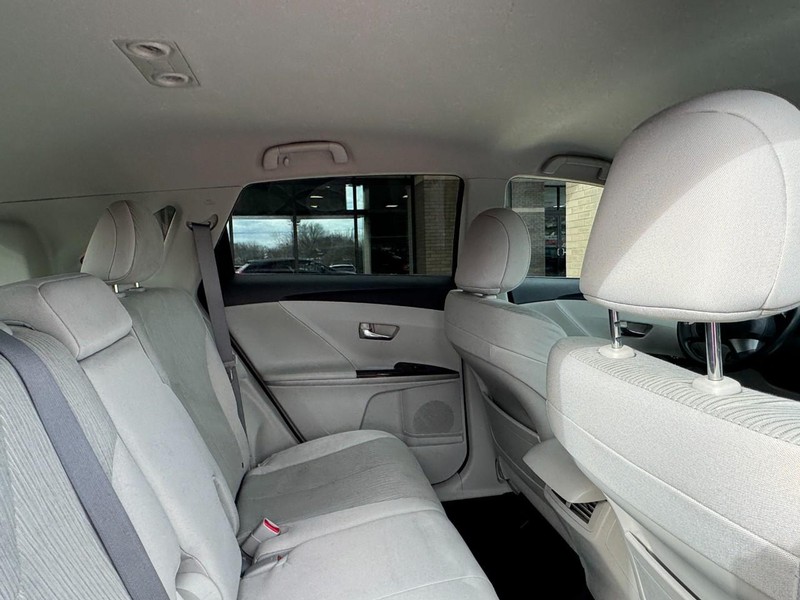Toyota Venza Vehicle Image 10