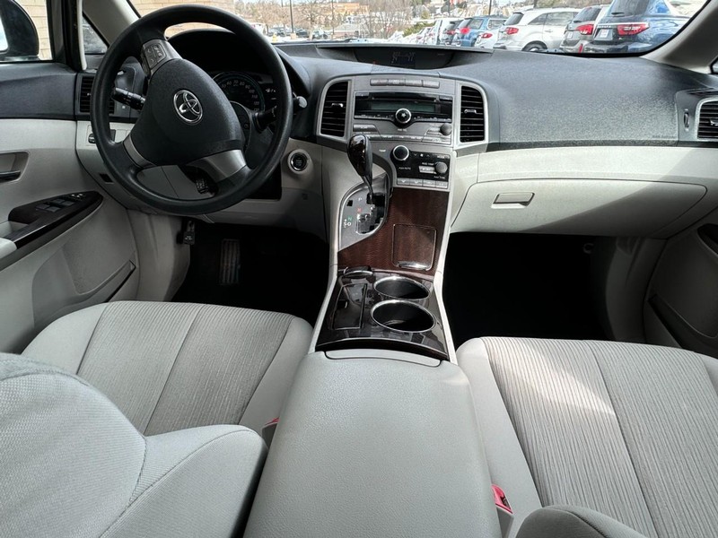 Toyota Venza Vehicle Image 11