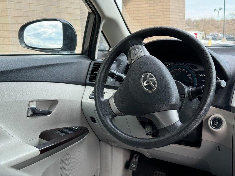 Toyota Venza Vehicle Image 12