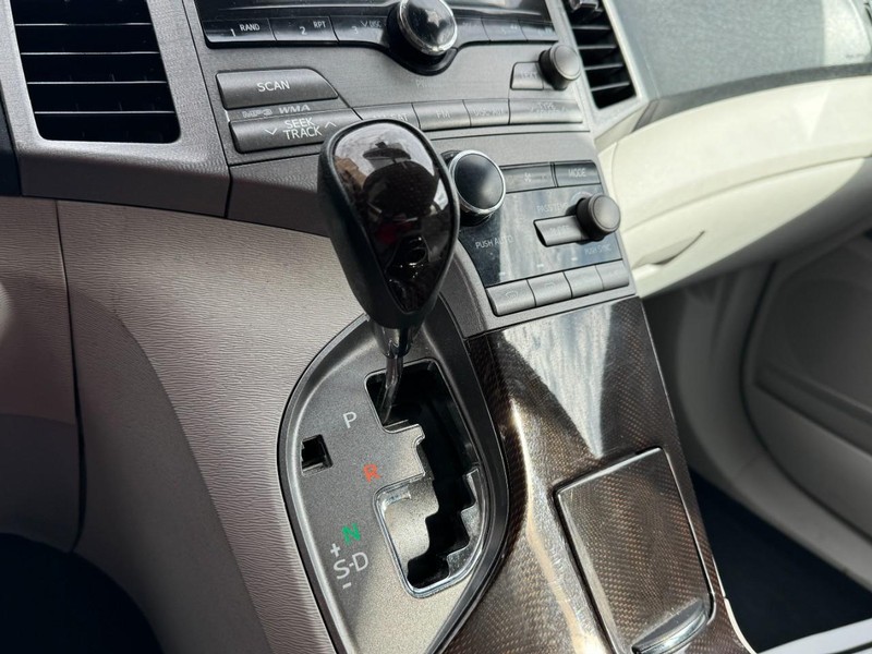 Toyota Venza Vehicle Image 18