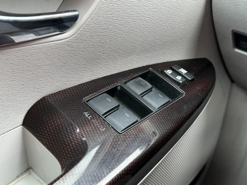 Toyota Venza Vehicle Image 19