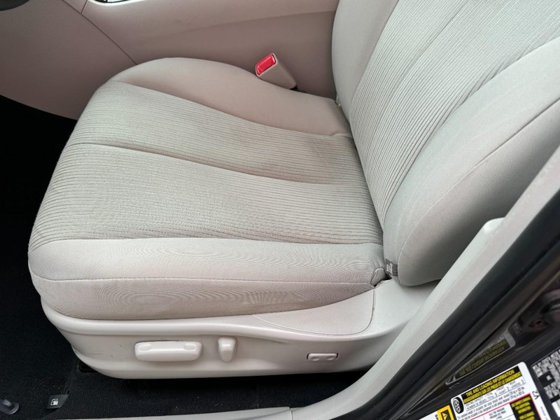 Toyota Venza Vehicle Image 20
