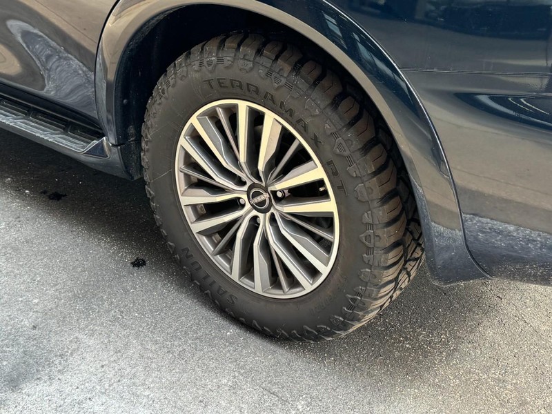 Nissan Armada Vehicle Image 05