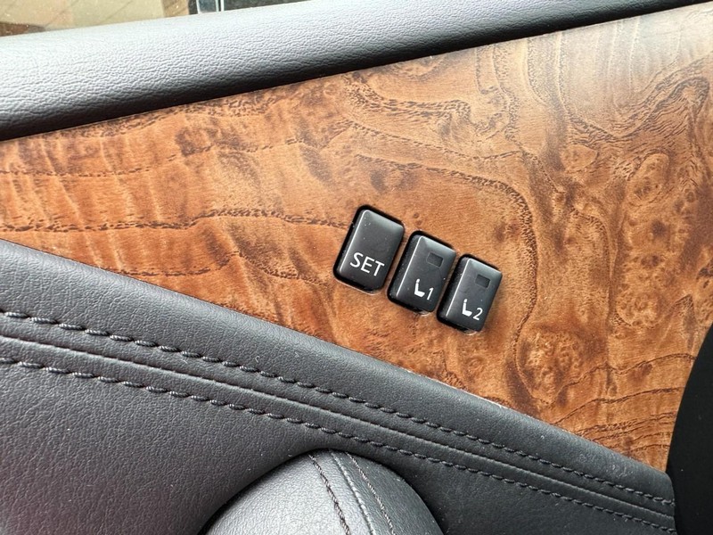 Nissan Armada Vehicle Image 17
