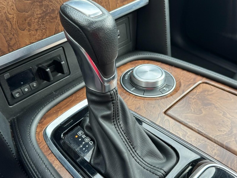 Nissan Armada Vehicle Image 21