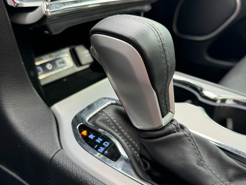 Jeep Grand Cherokee Vehicle Image 21