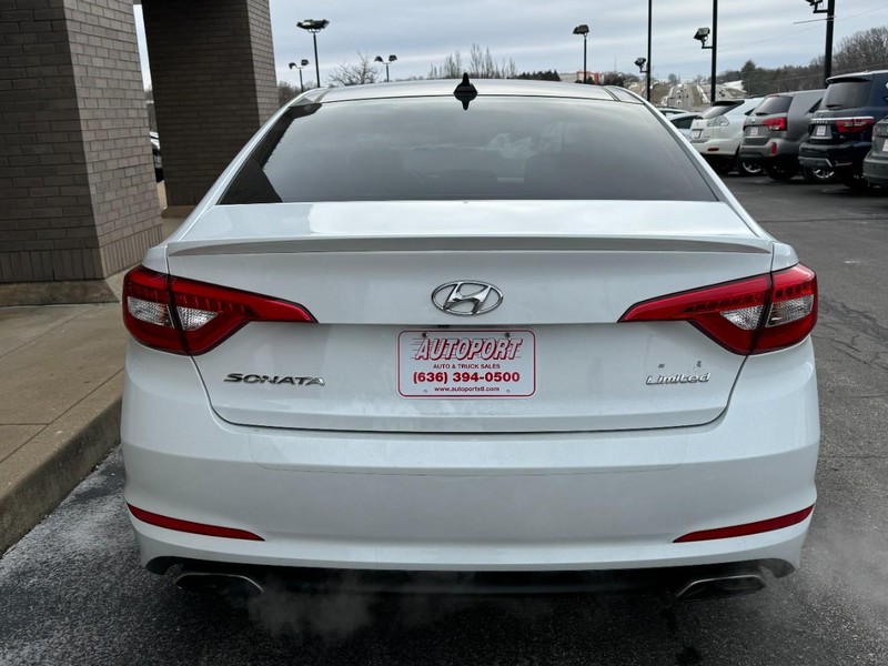 Hyundai Sonata Vehicle Image 09