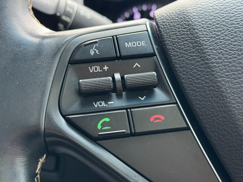 Hyundai Sonata Vehicle Image 17
