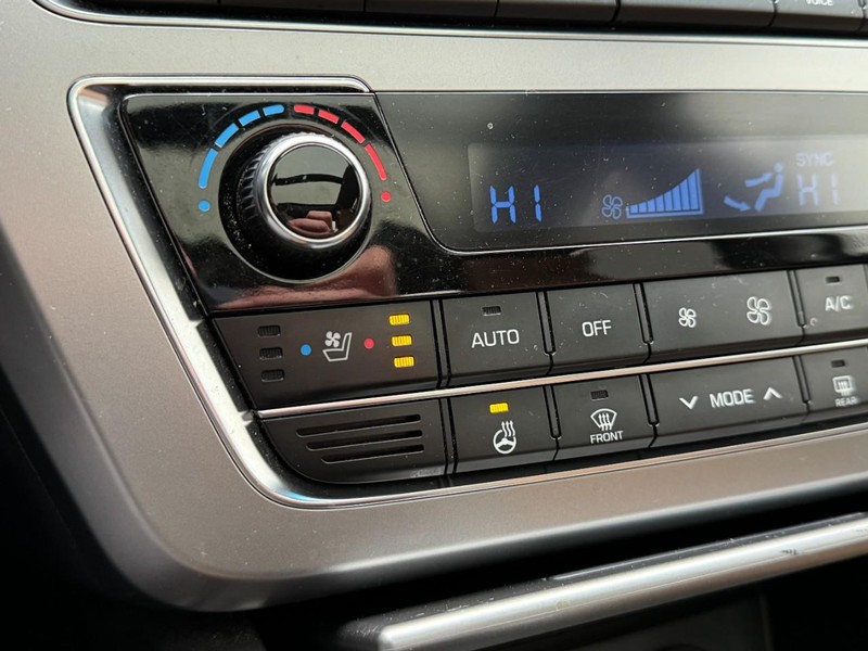 Hyundai Sonata Vehicle Image 22